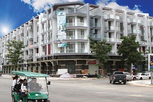 Hàng trăm căn nhà phố liên kế 5x20m, kiến trúc hiện đại, hầm - 3 lầu - sân thượng đang được bàn giao cho cư dân về sinh sống