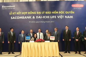 Đại diện Sacombank và Dai-ichi Life Việt Nam tại lễ ký kết