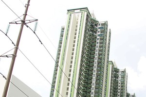 Dự án cao ốc Thuận Kiều Plaza được Vạn Thịnh Phát mua lại, sơn mới rồi để đó. 