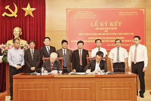 Lễ ký kết giữa hai nhà đầu tư dưới sự chứng kiến của Lãnh đạo tỉnh Vĩnh Phúc