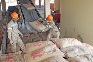 Thu về gần 500 triệu USD, xuất khẩu xi măng, clinker sắp hoàn thành kế hoạch 2017
