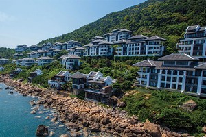 Khu nghỉ dưỡng InterContinental Danang Sun Peninsula Resort tại Đà Nẵng 3 năm liên tiếp được vinh danh sang trọng hàng đầu thế giới.