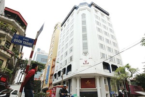 Khách sạn số 120 Quán Thánh với vị trí đắc địa đang bị bỏ hoang