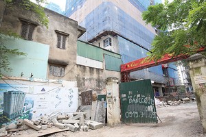 Công ty cổ phần Đầu tư và Xuất nhập khẩu Mỹ Sơn liên tục bị nhắc nợ tiền sử dụng đất tại dự án 62 Nguyễn Huy Tưởng. Ảnh: Dũng Minh