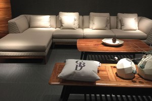 Những bộ sofa nảy ở Quảng Châu (Trung Quốc) có giá từ 5-10 triệu đồng/bộ. Về Việt Nam sẽ tăng giá từ 4 đến 5 lần