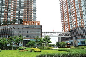 Giao dịch bất động sản tại khu Nam Sài Gòn đang khá sôi động. Ảnh: Lê Toàn