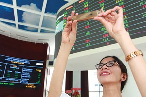 Hiện tại, thị trường chứng khoán Việt Nam có 728 cổ phiếu đang niêm yết