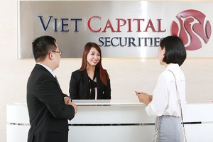 Khẩu vị dùng tiền của các “quán quân“