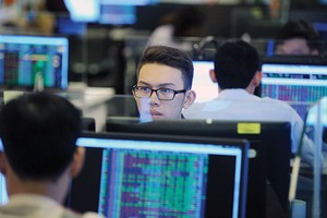 Để gia tăng thị phần môi giới, các CTCK cần nâng cao chất lượng dịch vụ tư vấn, cải thiện năng lực vốn và công nghệ