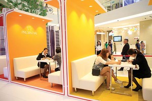 Nhiều doanh nghiệp bảo hiểm đang cạnh tranh bằng bách xây dựng các sản phẩm có những quyền lợi ưu việt và độc đáo