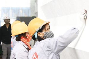 Làm sạch bề mặt GRC