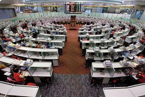 Hồng Kông dốc sức giành lại ngôi vương IPO 2018