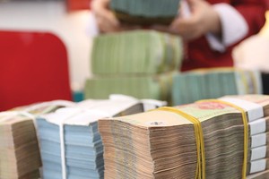 Ngành ngân hàng, bảo hiểm, chứng khoán vẫn được xem là có "truyền thống" thưởng Tết khủng