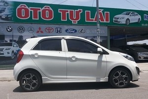 Giá thuê một chiếc xe ôtô tự lái trong mấy ngày Tết tăng gấp đôi ngày thường. Ảnh minh họa