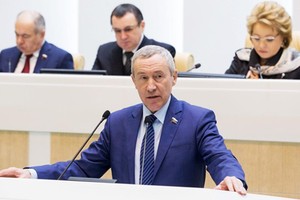 Thượng nghị sĩ Nga Andrey Klimov. Ảnh: Meduza.io.