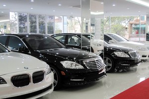 Nộp phí trước bạ ô tô, xe máy qua mạng như thế nào?