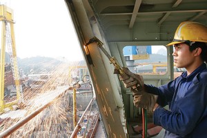 Sau cổ phần hóa, lợi nhuận trước thuế doanh nghiệp nhà nước tăng 49%