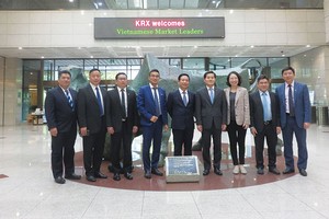 Thăm Sở GDCK có vốn hóa trên 1.700 tỷ USD