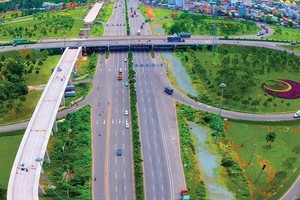 Thời cuộc đang đòi hỏi tư duy đổi mới để có cách tiếp cận đúng trong việc hình thành và thực thi thể chế, chính sách đối với doanh nghiệp. Trong ảnh: Nút giao thông Cát Lái (quận 2, TP.HCM). Ảnh: Lê Toàn