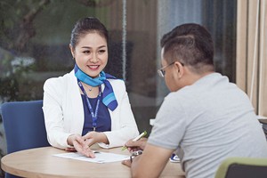 Lãi từ kinh doanh dịch vụ đóng góp ngày một lớn vào lợi nhuận chung của các ngân hàng 
