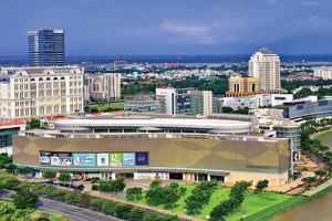 Khu Nam hiện nay được định vị là khu vực của những dự án bất động sản cao cấp và hạng sang của TP.HCM