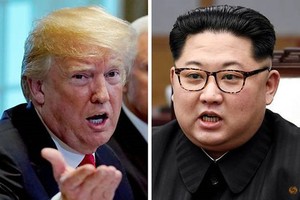 Tổng thống Mỹ Donald Trump (trái) và nhà lãnh đạo Triều Tiên Kim Jong-un (Ảnh: Reuters).