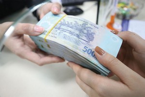 Ngân hàng “đau đầu” tăng vốn theo quy định mới