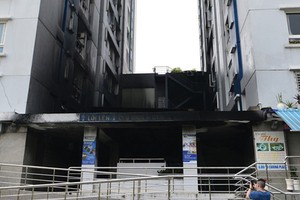 Vụ cháy tại Chung cư Carina gây thiệt hại nặng nề về người và tài sản. Ảnh: Lê Toàn