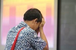 Khóc ròng vì cổ phiếu “tân trang”