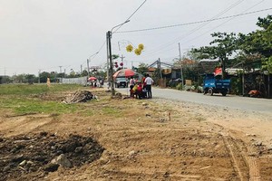 Khan nguồn hàng, thị trường đất nền TP.HCM xuất hiện những dự án “ma”. Ảnh: Gia Huy