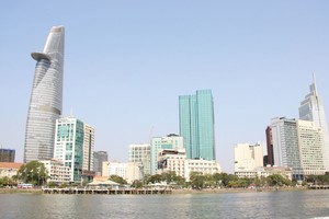 Những tòa nhà văn phòng cho thuê tại TP.HCM đang là món hàng được nhiều nhà đầu tư ngoại nhắm tới. Ảnh: Gia Huy