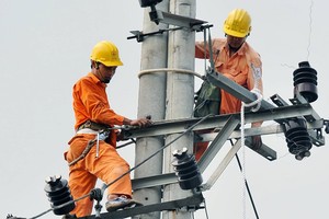 Giá điện ì ạch khó thu hút đầu tư