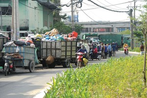 Trạm luân chuyển rác đang tạo ra mối lo ô nhiễm lớn cho cư dân một số dự án bất động sản