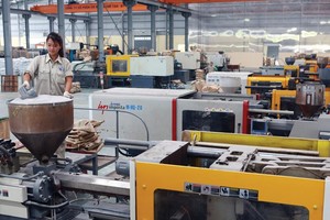 Sản xuất tại Công ty cổ phần Nhựa Thiếu niên Tiền phong. Ảnh: Đức Thanh