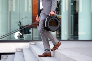 UrmO : Xe điện tự cân bằng có thể gấp gọn chưa tới 2 giây