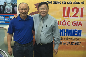 Ông Nguyễn Công Khế (bên phải) là Chủ tịch Tập đoàn Truyền thông Thanh Niên