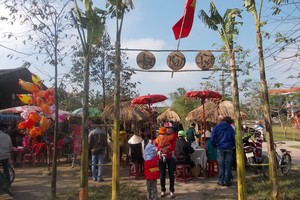 Chơi bài chòi ở đất thần kinh