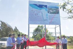 Trung tâm Điện lực Dung Quất sẽ có tổng cộng 3 nhà máy, với tổng vốn đầu tư 3,34 tỷ USD.