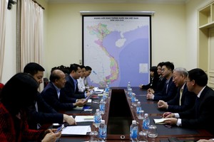 Thứ trưởng Bộ GTVT Nguyễn Văn Công tiếp ông Nghiêm Giới Hòa, Chủ tịch Tập đoàn Thái Bình Dương hôm 7/3. Ảnh: Bộ GTVT