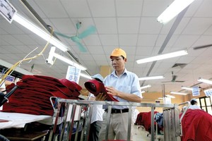 Những tranh luận quanh quy định về kiểm tra formaldehyde và các amin thơm với các lô hàng dệt may nhập khẩu nóng trở lại