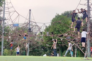 Công viên Cầu Giấy là chỗ vui chơi của đông đảo người dân, học sinh quận Cầu Giấy và các khu vực lân cận