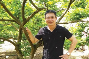 Anh Nguyễn Thái Hoàng trực tiếp tới các vùng nuôi trồng, sản xuất nông nghiệp để gây dựng chuỗi liên kết.