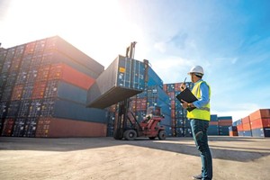 Thúc đẩy xuất khẩu là một nhiệm vụ quan trọng để đảm bảo tăng trưởng kinh tế. Ảnh: Chí Cường