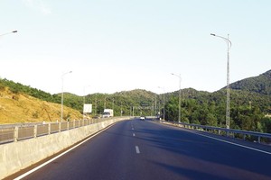 Phần lớn dự án PPP được triển khai trong lĩnh vực giao thông. Trong ảnh: Đường dẫn vào hầm Đèo Cả nối hai tỉnh Phú Yên và Khánh Hòa. Ảnh: Đức Thanh