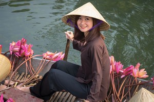 Sinh cùng “năm tháng ngày giờ”: Vận, mệnh cuộc đời có giống?