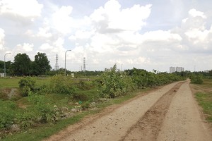 Bị cột vào dự án chính, gần 20 năm qua, các khách hàng tại Khu dân cư Trường Thịnh vẫn không được cất nhà