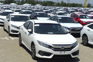 Chi nhập khẩu ô tô nguyên chiếc trong 5 tháng lớn hơn tiền bán gần 800.000 tấn cà phê