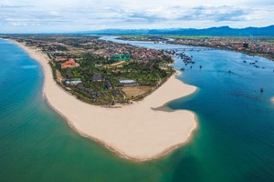 Các dự án bất động sản nghỉ dưỡng trong tương lai gần sẽ đưa thị trường bất động sản Quảng Bình trở thành tâm điểm mới dòng vốn đầu tư.