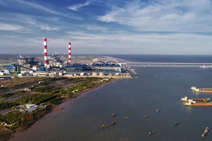 Phó thủ tướng yêu cầu các đơn vị thực hiện các biện pháp đảm bảo cung ứng điện cho sản xuất kinh doanh và đời sống nhân dân. Ảnh: EVN.