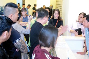 Tranh chấp kéo dài khiến chính cư dân là người chịu thiệt.